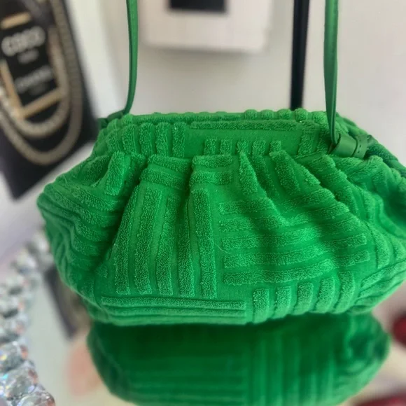 Green canvas Textured Women's crossbody Bag - Picture 6 of 9